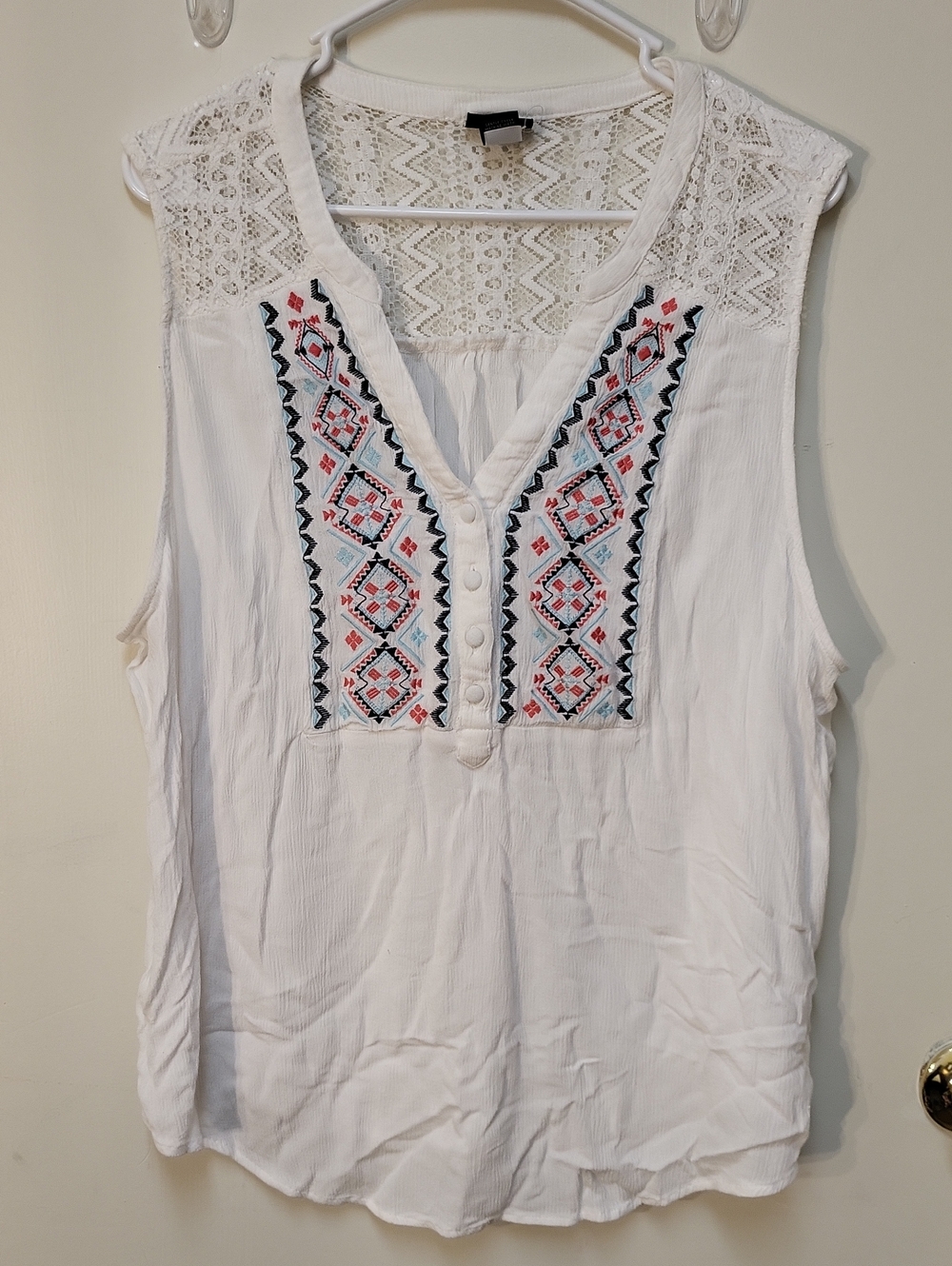 Torrid White Sleeveless Embroidered V-Neck Henley Tank Top